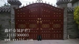 鑫欄金屬制品公司為延津住宅戶安裝歐式大門！